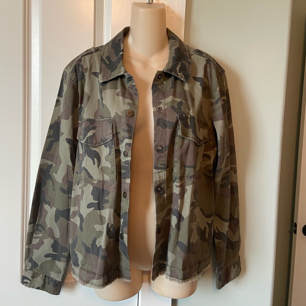 Camo button up jacket, never worn.